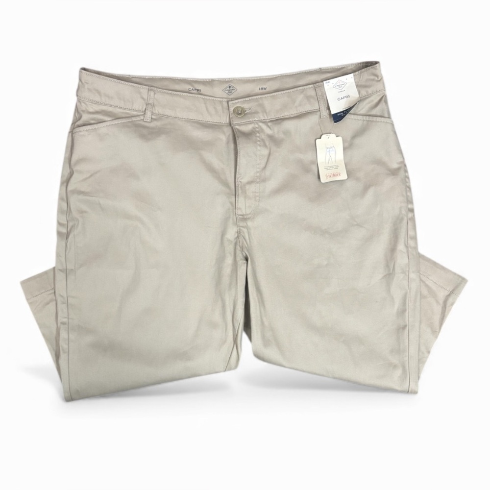 Women’s Beige Capri Pants